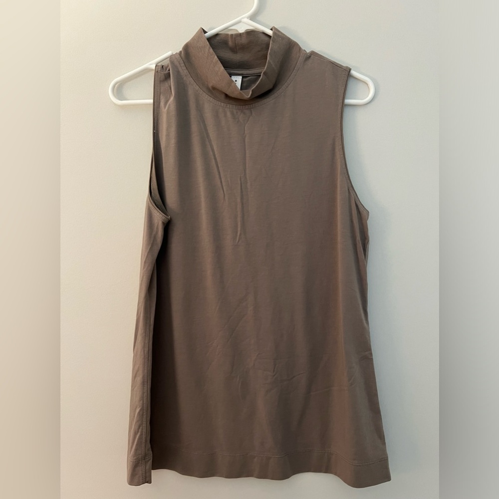 Athleta Mock neck tank